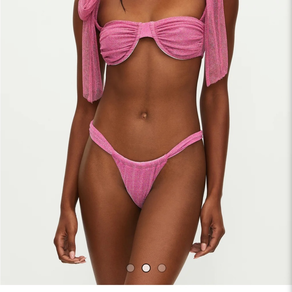 Beach Riot Joan bottom Sz M NWT hygiene strip attached. No flaws